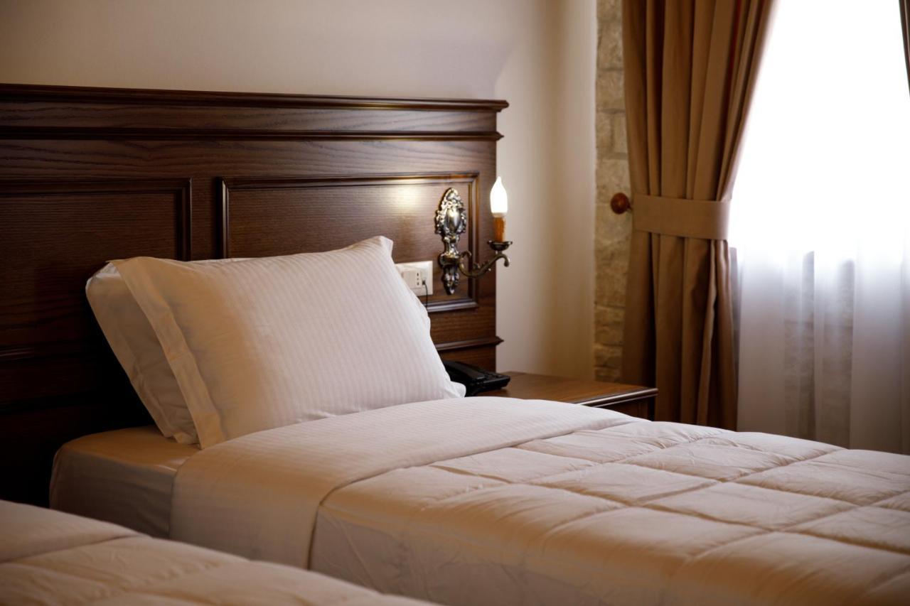 Rose Garden Hotel Gjirokaster Exterior photo