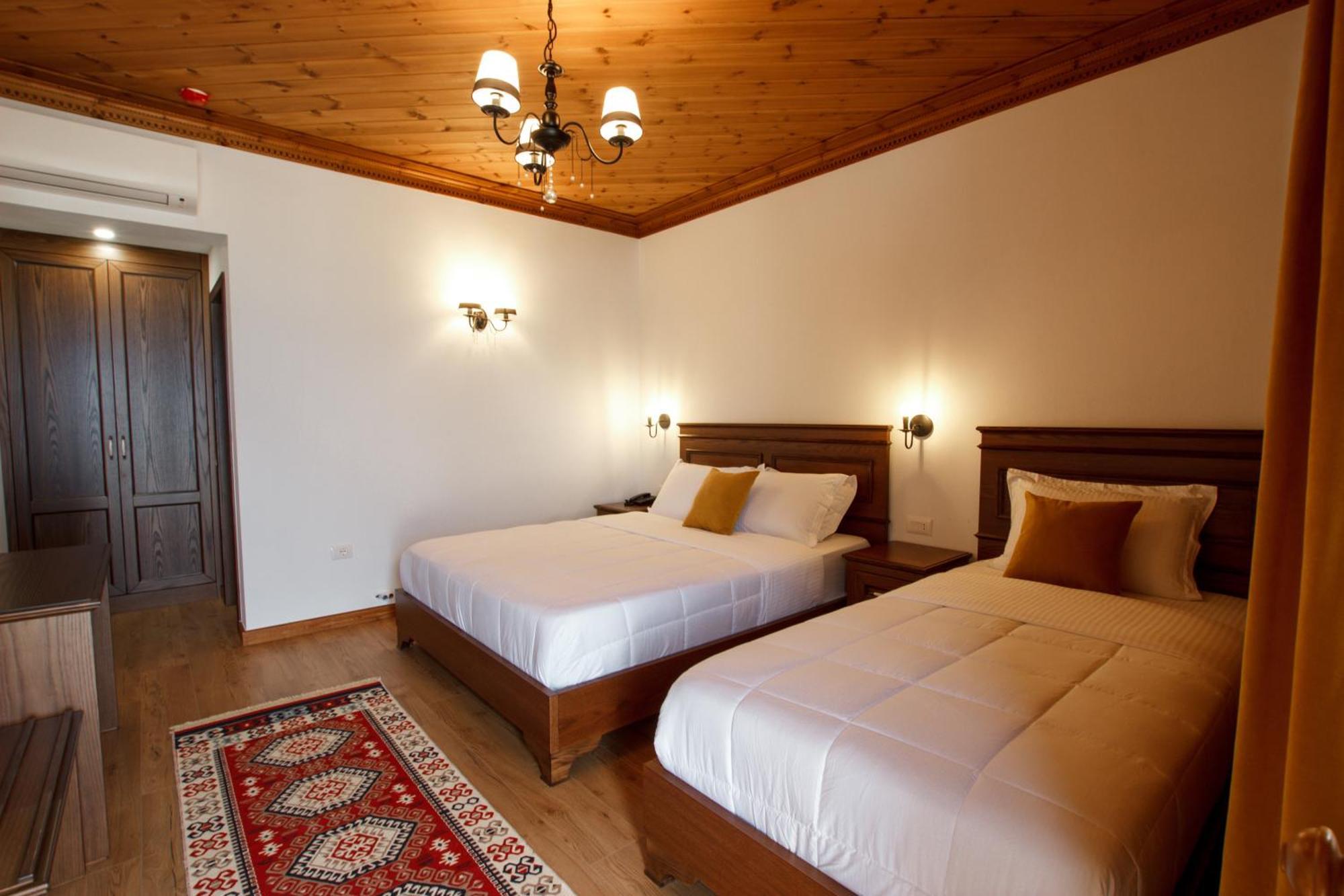 Rose Garden Hotel Gjirokaster Exterior photo